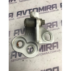 Петля двери передней правой нижняя Ford Focus 3 2011-2017 1781671